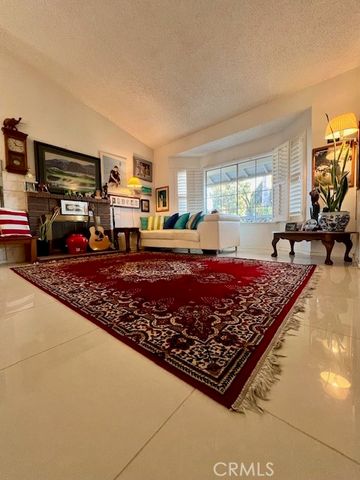 1455 Cresta, Corona, CA 92879