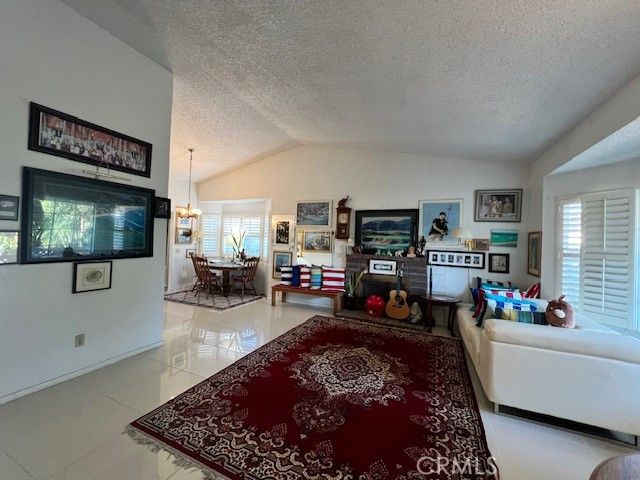 1455 Cresta, Corona, CA 92879