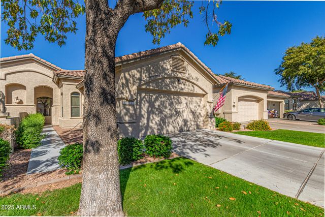 23808 S VACATION Way, Sun Lakes, AZ 85248