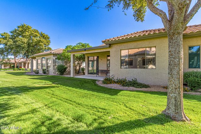 23808 S VACATION Way, Sun Lakes, AZ 85248