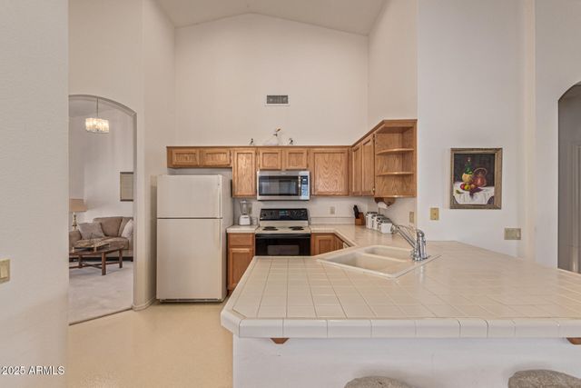 23808 S VACATION Way, Sun Lakes, AZ 85248