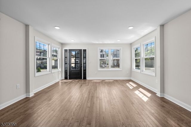 165 Jerome Pl, Bloomfield Twp., NJ 07003