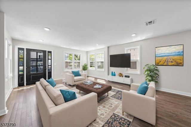 165 Jerome Pl, Bloomfield Twp., NJ 07003