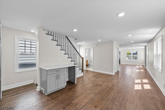 165 Jerome Pl, Bloomfield Twp., NJ 07003