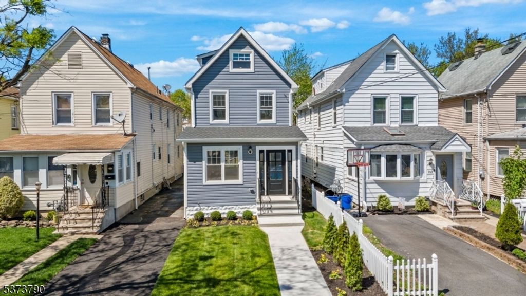 165 Jerome Pl, Bloomfield Twp., NJ 07003