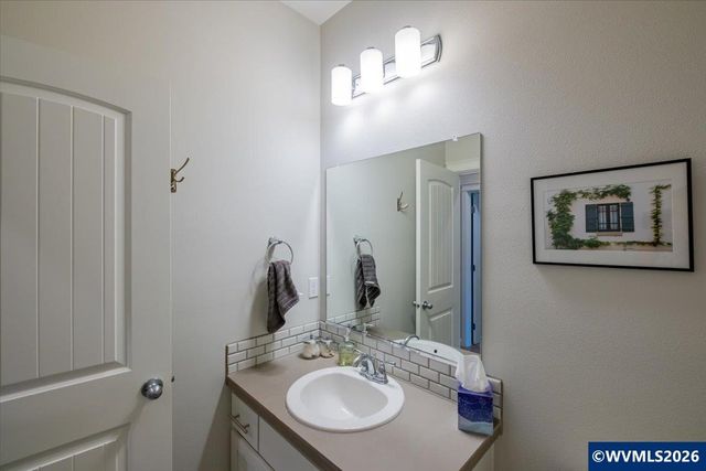 7290 SE Dot St, Corvallis, OR 97330