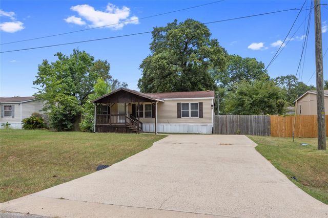 9642 Live Oak Trail, Willis, TX 77318