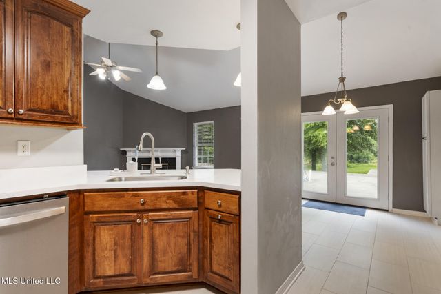 16107 Oral Road, Biloxi, MS 39532