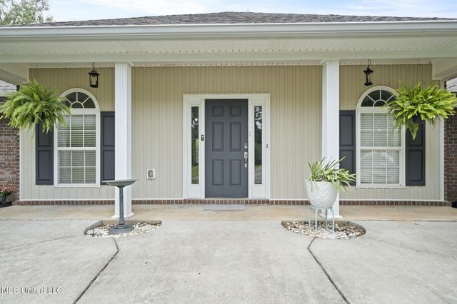 16107 Oral Road, Biloxi, MS 39532