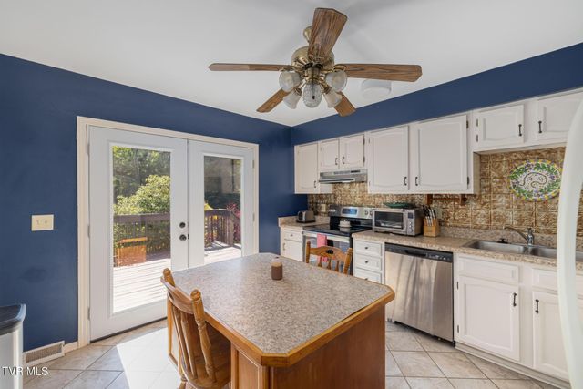 3101 Newbern Drive, Johnson City, TN 37604