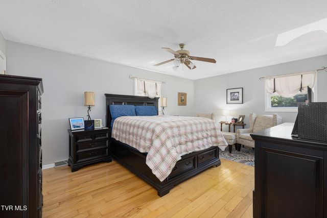 3101 Newbern Drive, Johnson City, TN 37604