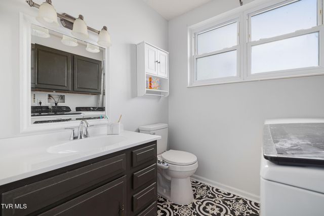 3101 Newbern Drive, Johnson City, TN 37604