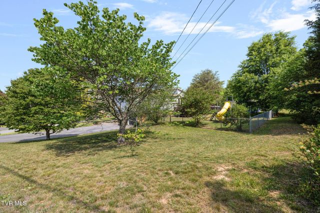 3101 Newbern Drive, Johnson City, TN 37604