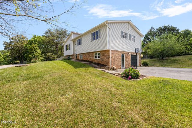 3101 Newbern Drive, Johnson City, TN 37604