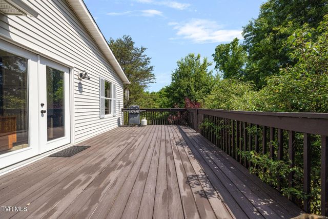 3101 Newbern Drive, Johnson City, TN 37604