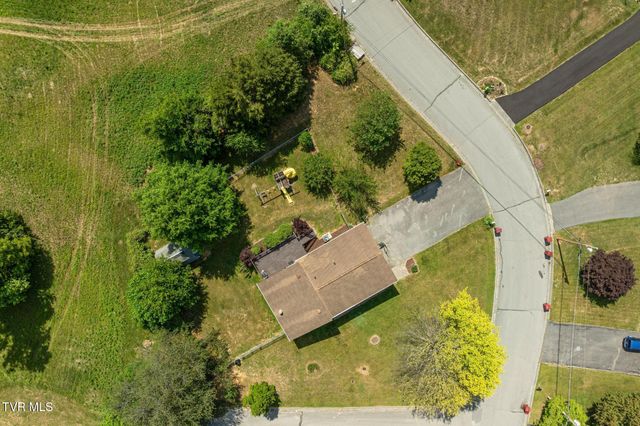 3101 Newbern Drive, Johnson City, TN 37604