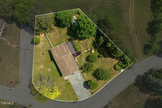 3101 Newbern Drive, Johnson City, TN 37604