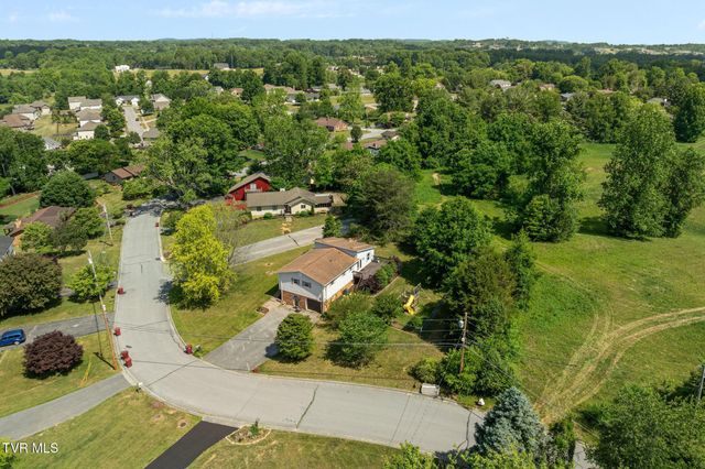 3101 Newbern Drive, Johnson City, TN 37604