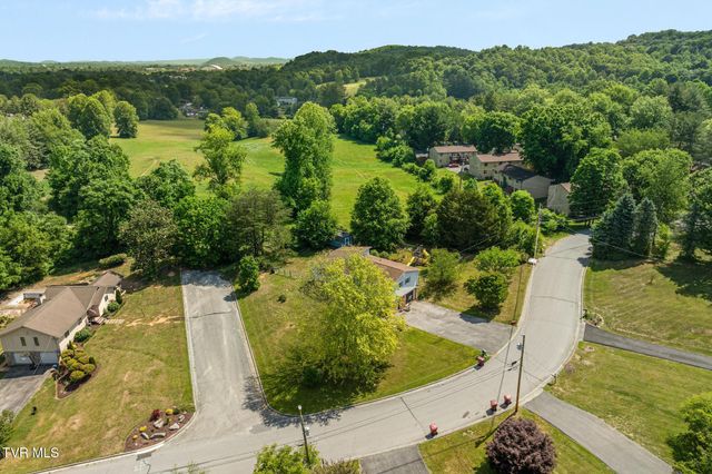 3101 Newbern Drive, Johnson City, TN 37604