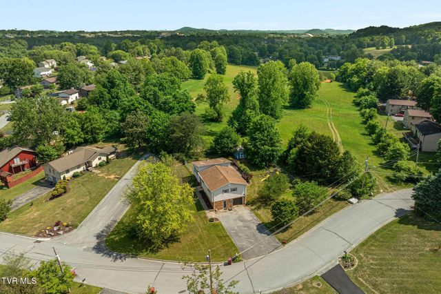 3101 Newbern Drive, Johnson City, TN 37604