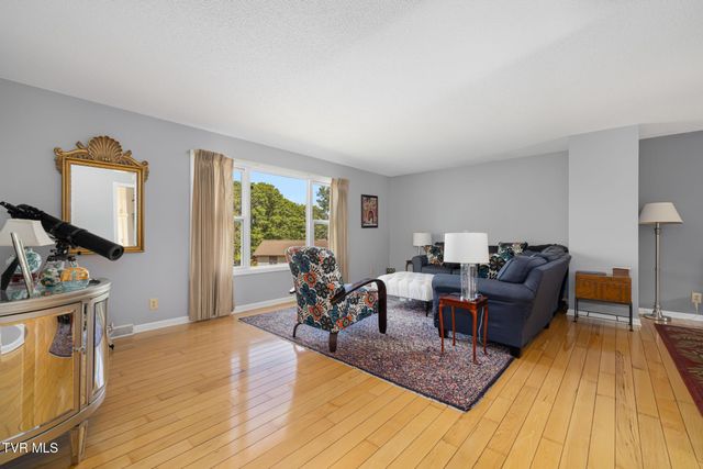 3101 Newbern Drive, Johnson City, TN 37604