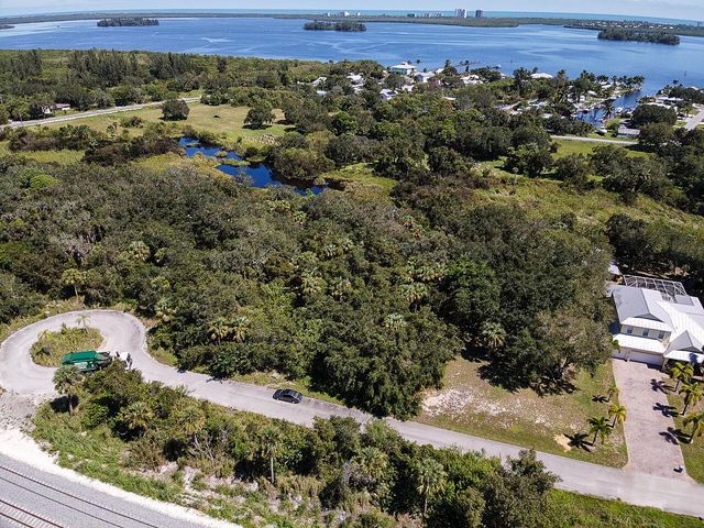 4132 Mariner Oaks Way, Fort Pierce, FL 34946