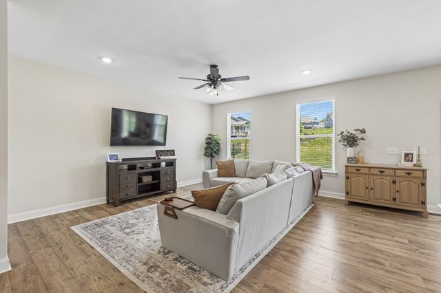 135 John T Alexander Blvd, Hendersonville, TN 37075