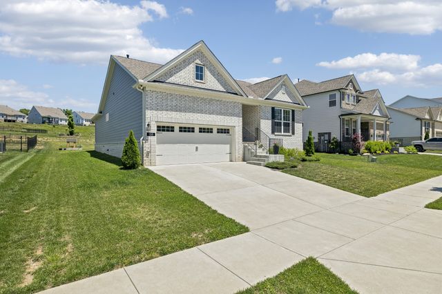135 John T Alexander Blvd, Hendersonville, TN 37075