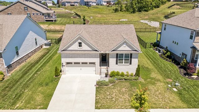 135 John T Alexander Blvd, Hendersonville, TN 37075