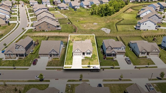 135 John T Alexander Blvd, Hendersonville, TN 37075