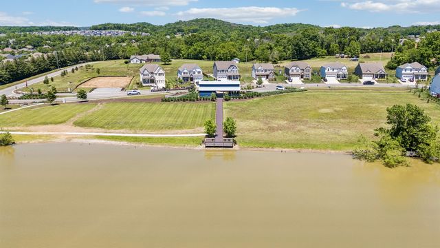 135 John T Alexander Blvd, Hendersonville, TN 37075