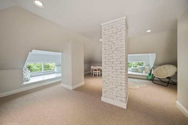 180 S Arlington Avenue, Elmhurst, IL 60126