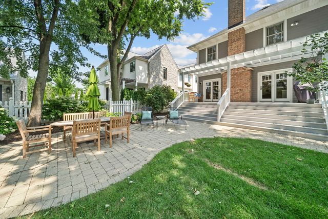 180 S Arlington Avenue, Elmhurst, IL 60126
