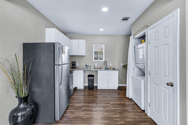 2623 Lenway Street, Dallas, TX 75215