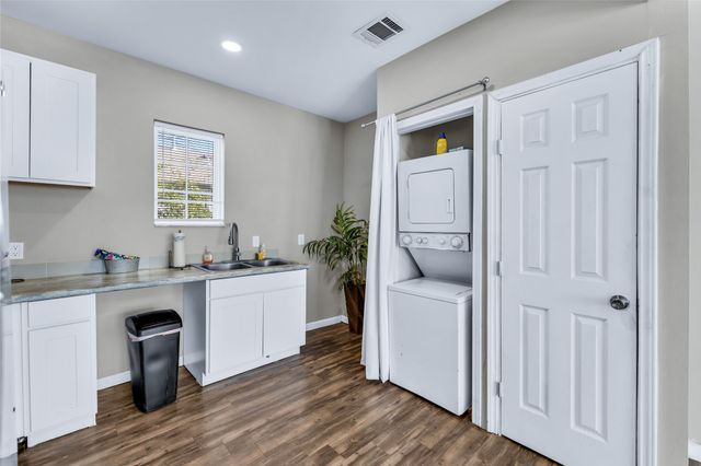 2623 Lenway Street, Dallas, TX 75215