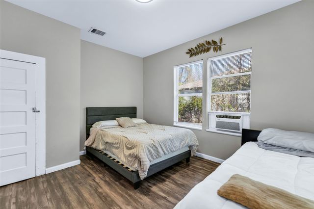 2623 Lenway Street, Dallas, TX 75215