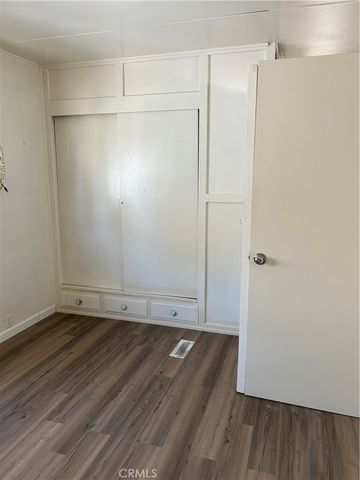 914 W Johnston, Hemet, CA 92543