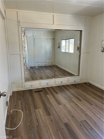 914 W Johnston, Hemet, CA 92543