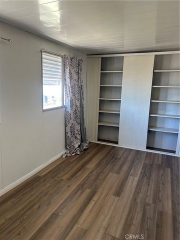 914 W Johnston, Hemet, CA 92543