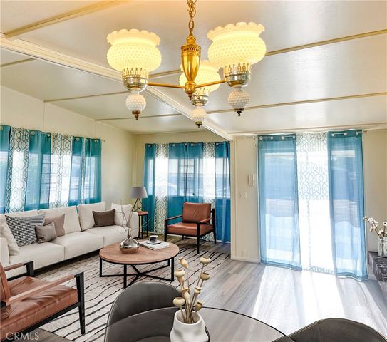 914 W Johnston, Hemet, CA 92543