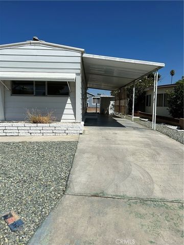 914 W Johnston, Hemet, CA 92543