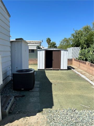 914 W Johnston, Hemet, CA 92543