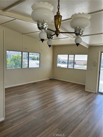 914 W Johnston, Hemet, CA 92543