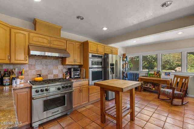 5682 Pine Grove Road, Santa Paula, CA 93060