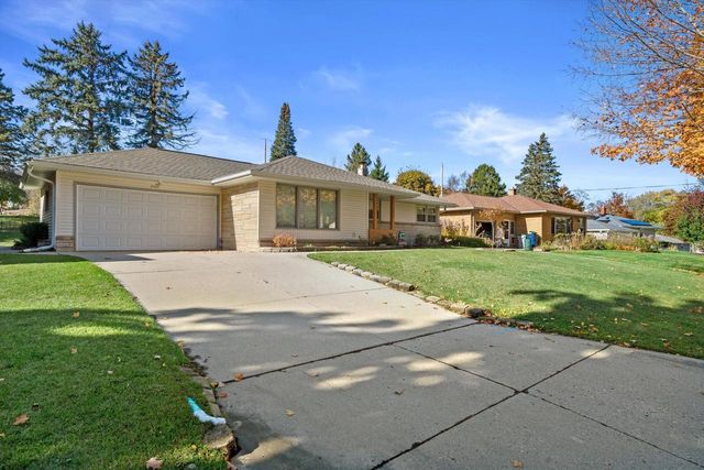 7503 N 39th STREET, Milwaukee, WI 53209