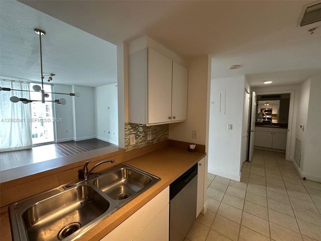 1250 S Miami Ave 1609, Miami, FL 33130