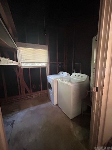 111 Broadmoor Dr, Little Rock, AR 72204