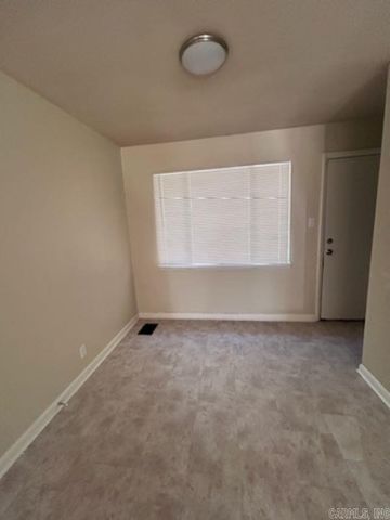 111 Broadmoor Dr, Little Rock, AR 72204