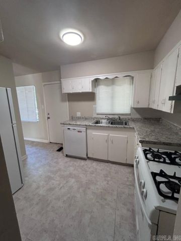 111 Broadmoor Dr, Little Rock, AR 72204