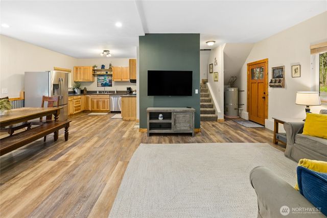 401 Why Worry Lane, Ronald, WA 98940